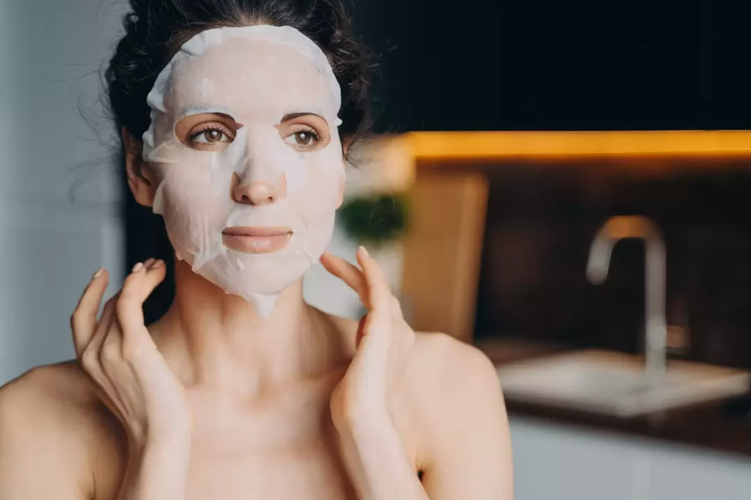 Οι υφασμάτινες μάσκες θα επιτρέψουν στις γυναίκες άνω των 30 να δείχνουν εντυπωσιακές